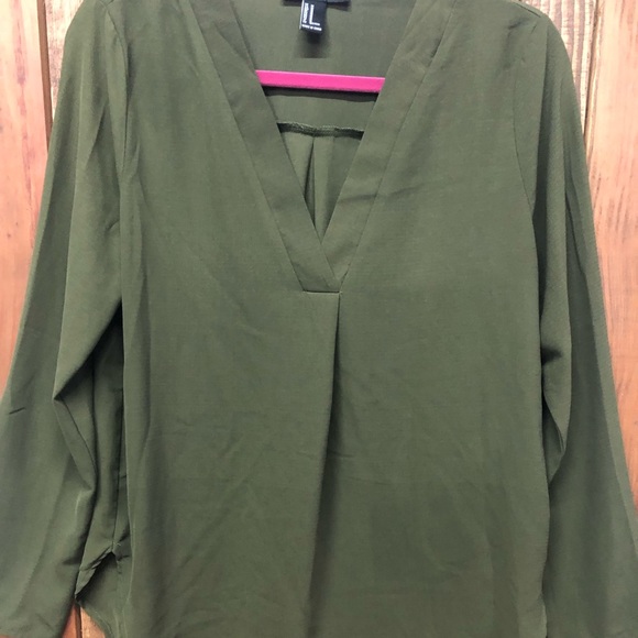 Forever 21 size medium olive green top - Picture 5 of 7